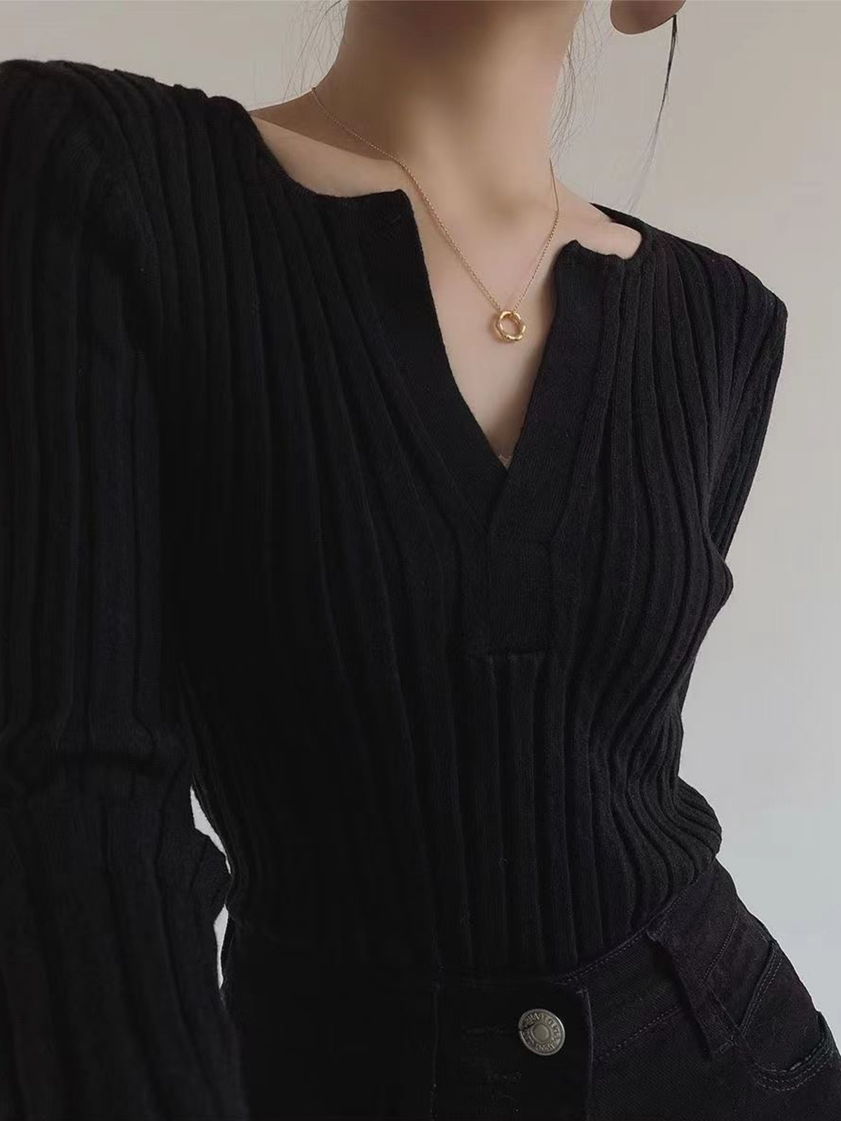 Solid Textured V-neck Knit Top