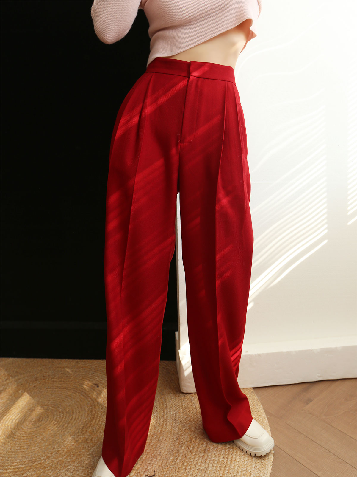 Middle Waist Pleated Tapered Pants