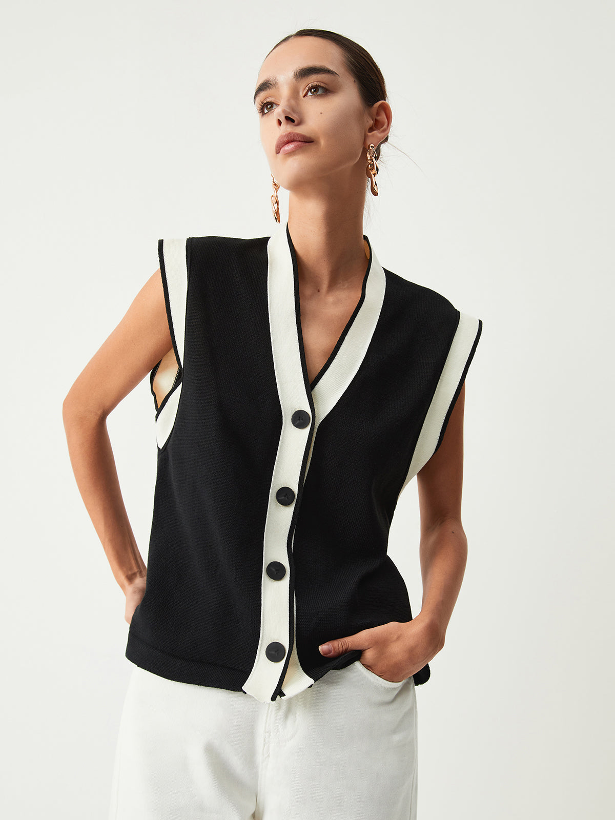 Contrast Trim Sweater Vest