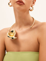 Exaggerated Lotus Leaf Design Necklace