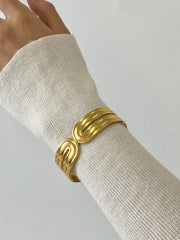 Wide Tunnel Open Bracelet