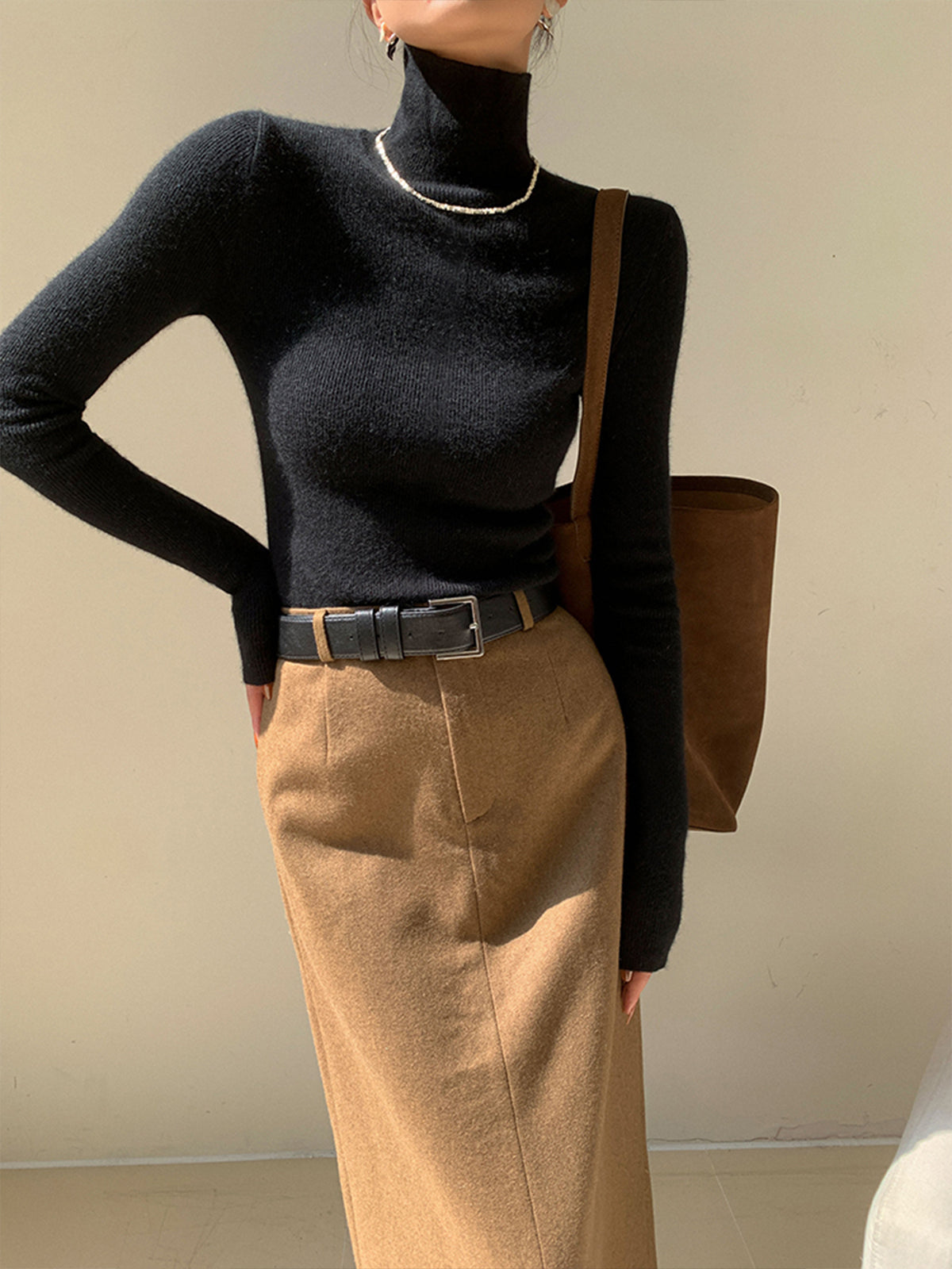 Minimalist Turtleneck Skinny Sweater