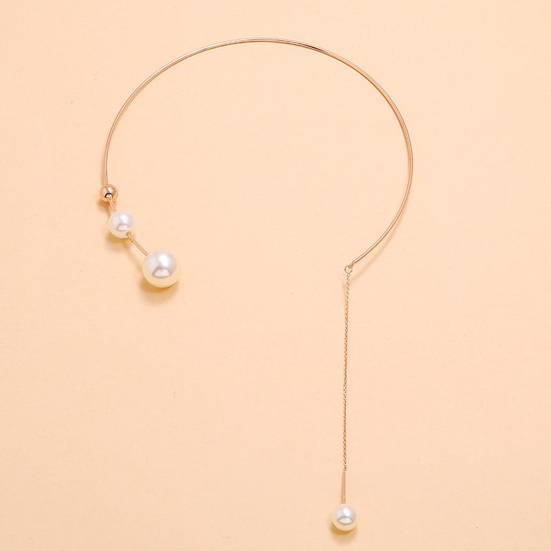 women's exaggerated fashion pearl necklace